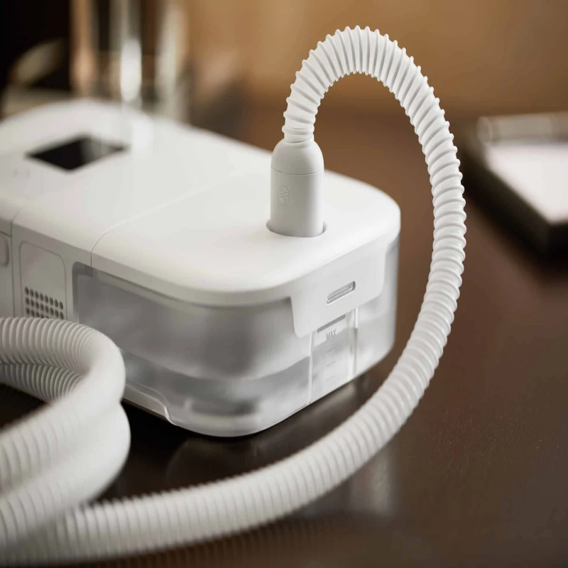 DreamStation Go CPAP with humidifier close view device